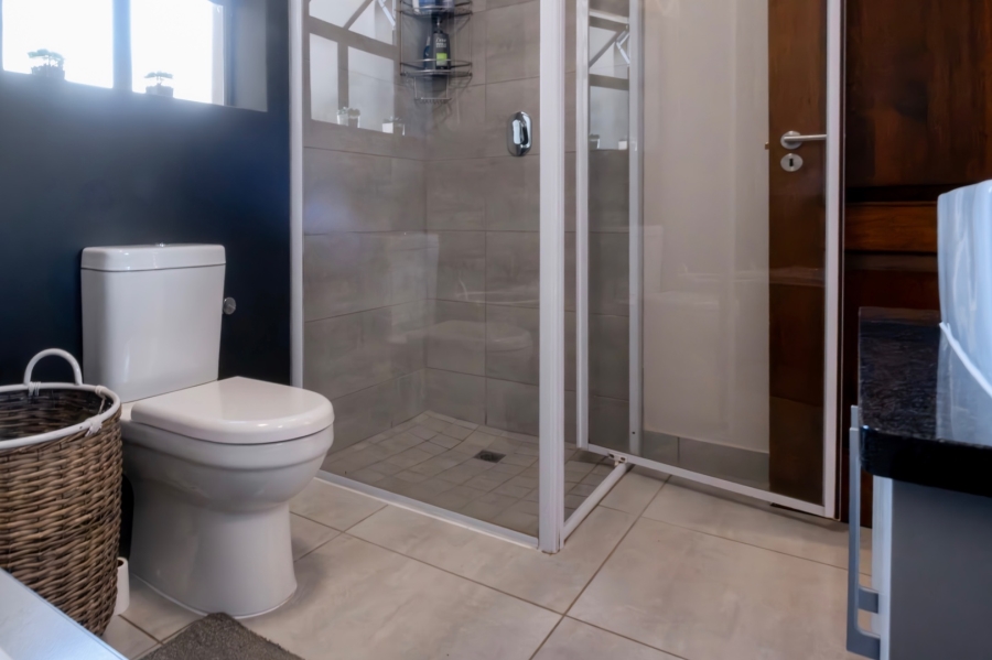 4 Bedroom Property for Sale in Earls Court Lifestyle Estate Western Cape